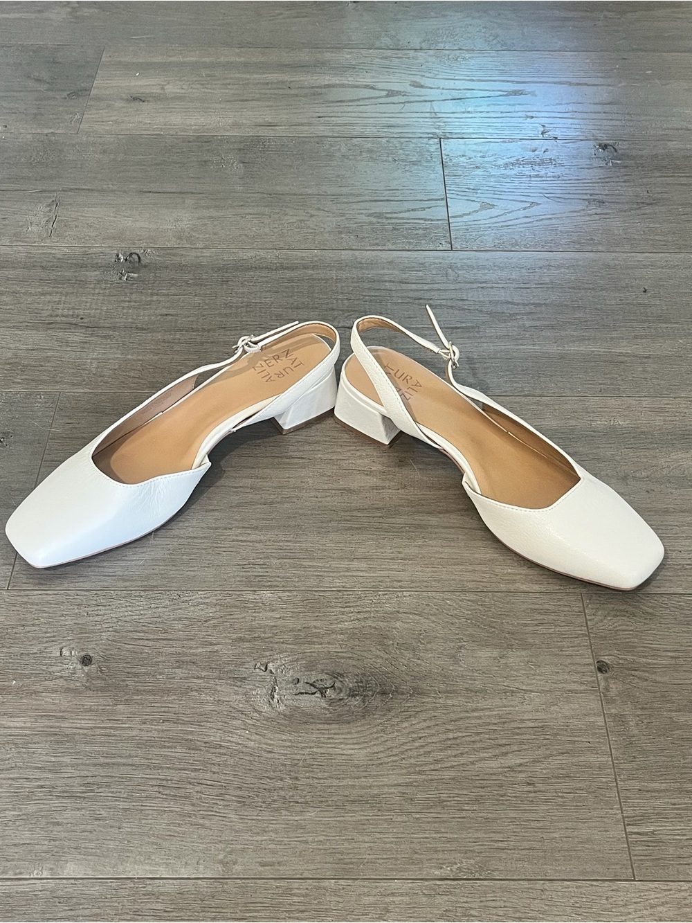 Naturalizer White Leather Slingback Block Heel Pumps - Picture 3 of 4
